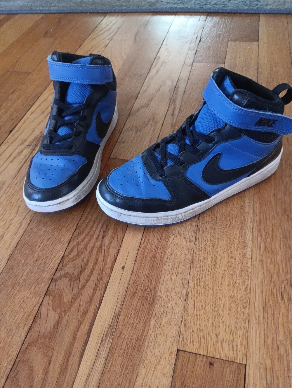 Nike Kids High-Top Sneakers in Royal Blue and Black - Picture 11 of 15